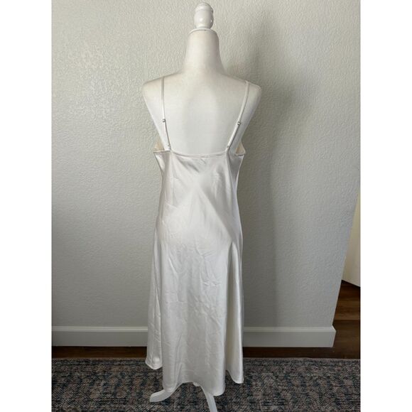 Lulu's Showing Up Elegance Satin Lace Midi Dress White Size Large - Picture 7 of 10